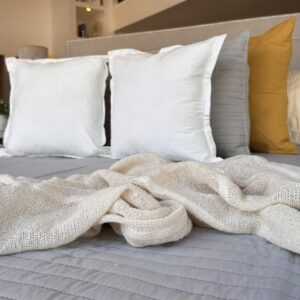 Cubrecama Brescia Queen Gris Claro Lineas