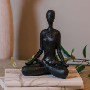 Adorno Biggar Yoga 22